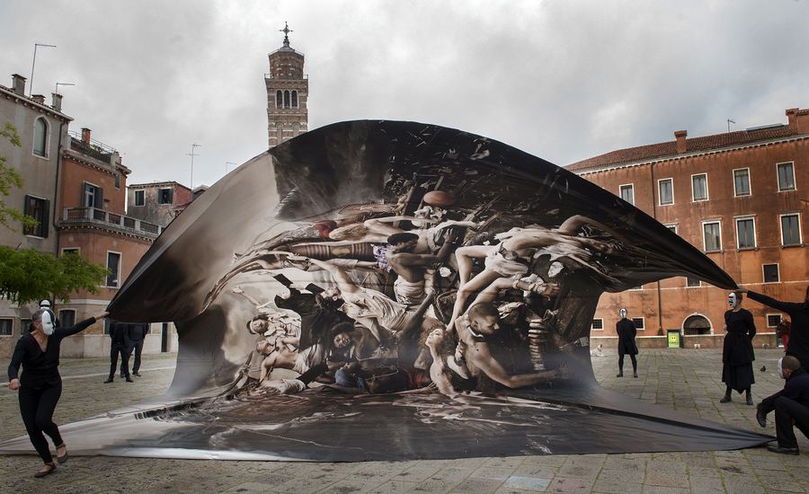 VENICE BIENNALE — « REVOLUTION »