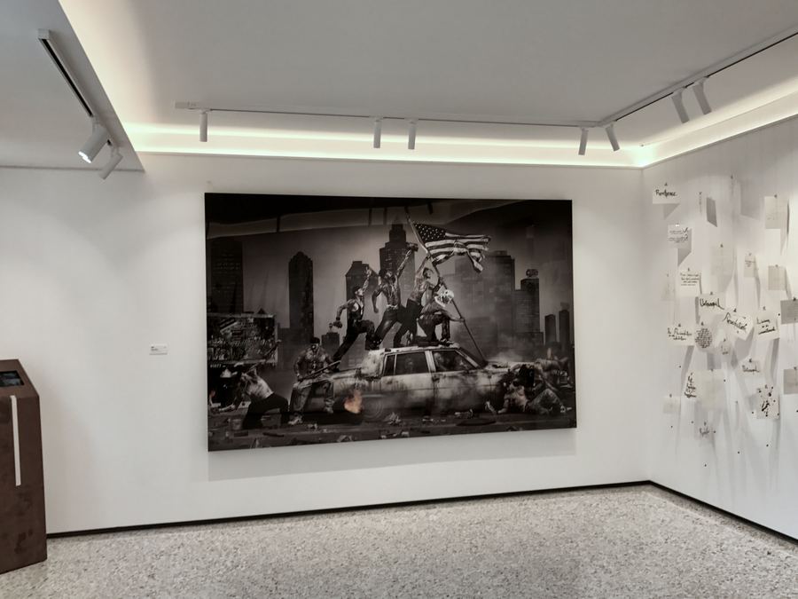 VENICE BIENNALE — « REVOLUTION »
